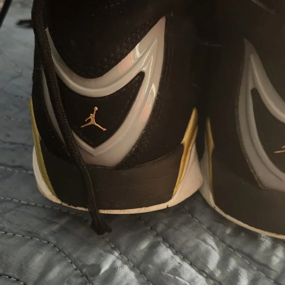 Size 12 jordan flights retro like new - Picture 3 of 8